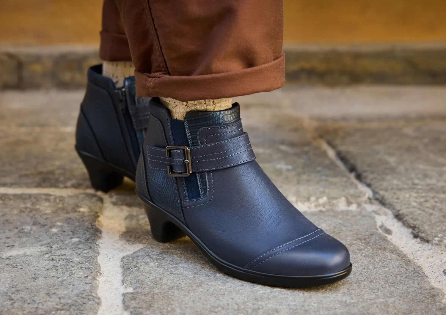 Emma - Navy - Image 13