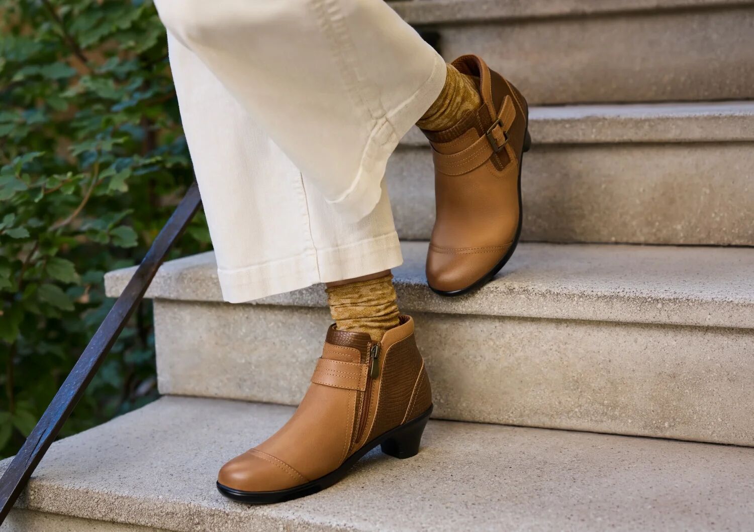 Emma - Chestnut Brown - Image 13