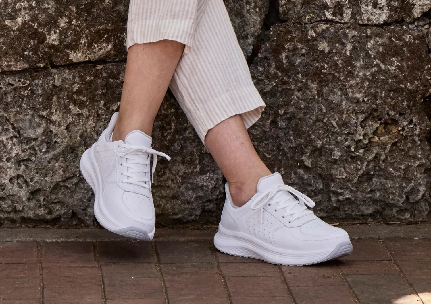 Roam Hands-Free - White - Image 12