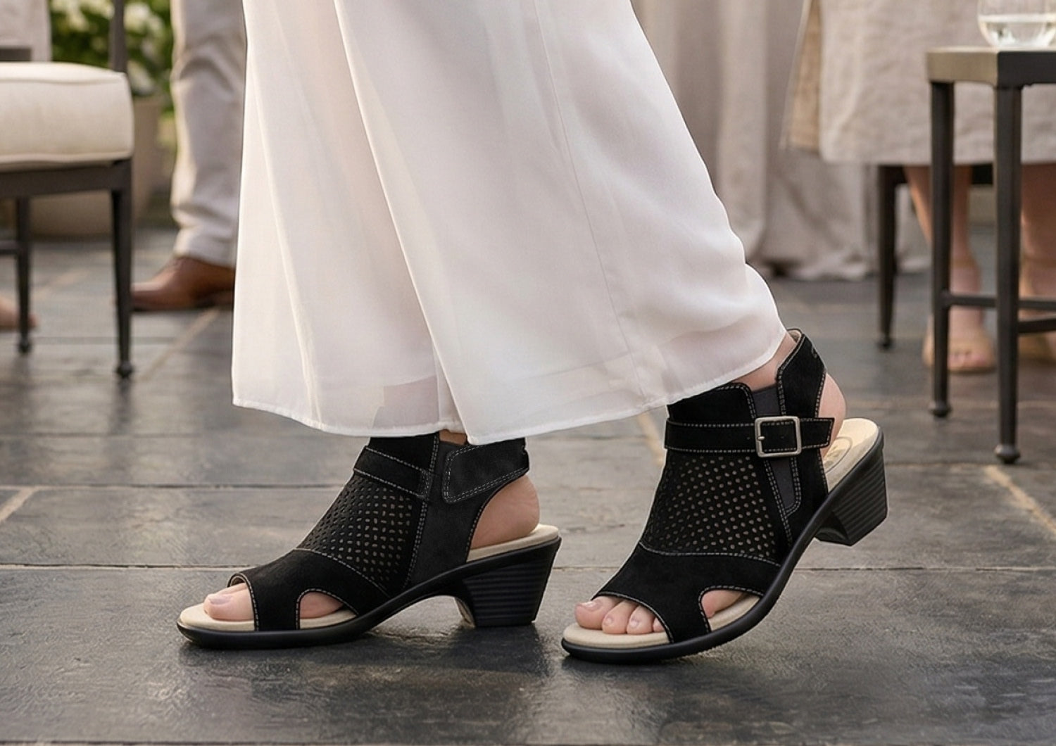 Taylor - Black - Image 2