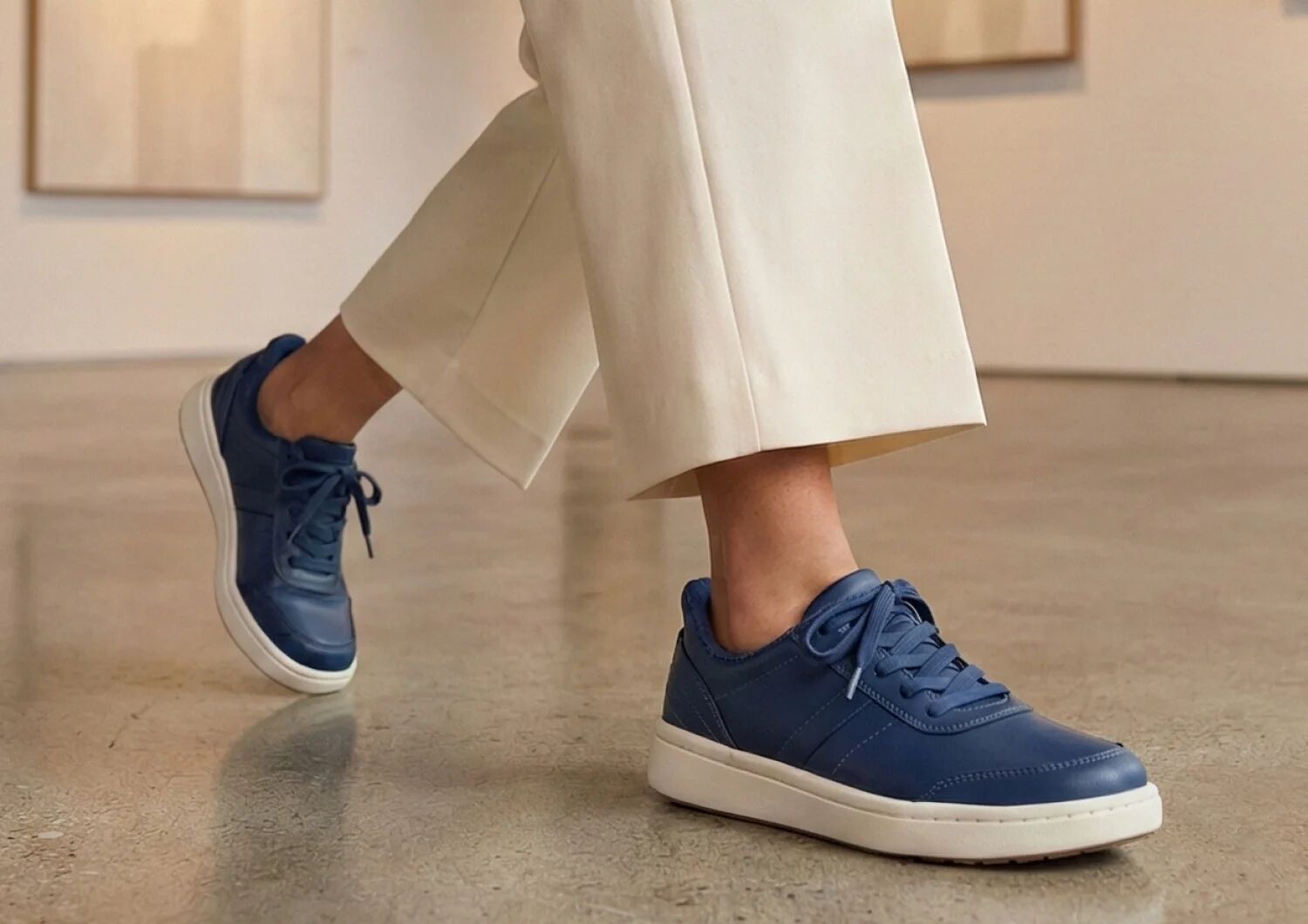 Wander Hands-Free - Navy - Image 12